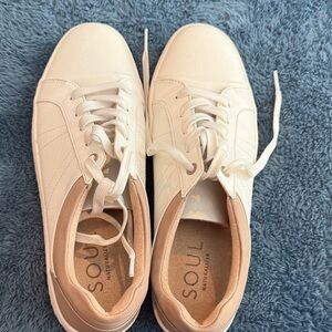 SOUL Naturalizer Off-White Sneakers